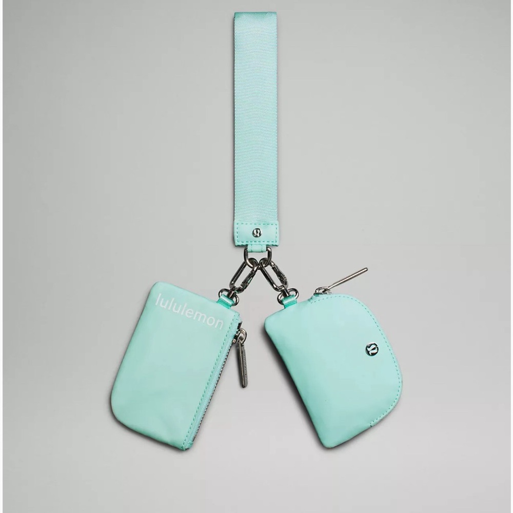 LULULEMON ! Dual Pouch Wristlet
